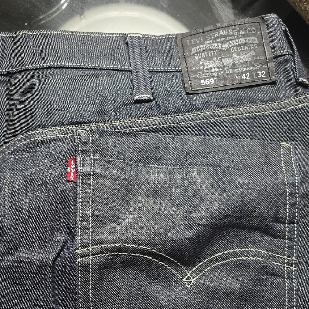 Levi's Blue Relaxed Jeans with Signature Red Tag